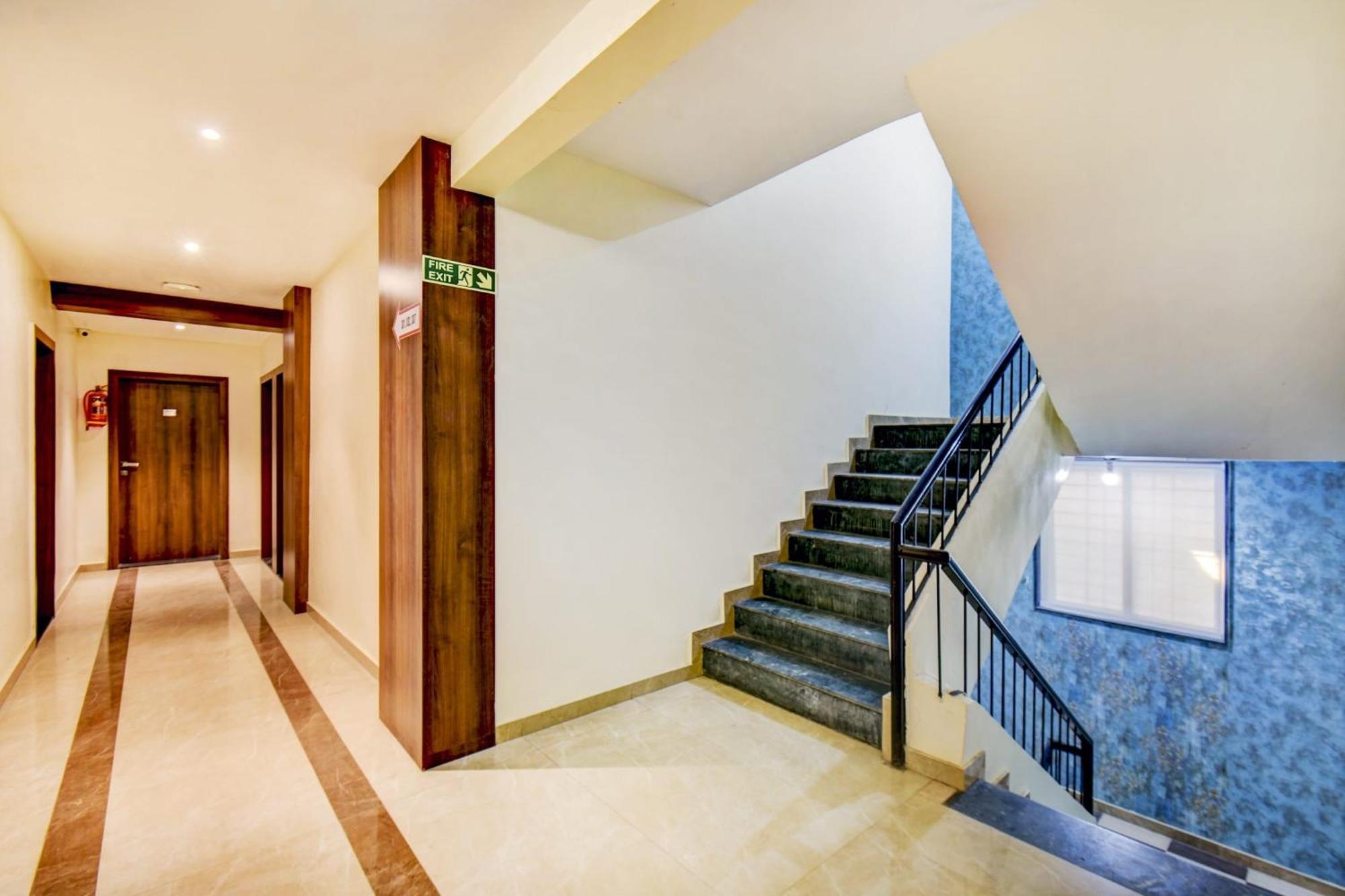 Townhouse Oak Hotel Chaitanya Executive Near Fun Time Multiplex Pune Ngoại thất bức ảnh